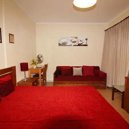 Lägenhet Charming In With Pool