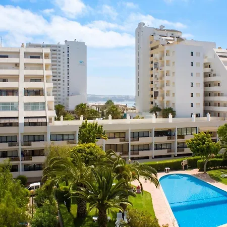 Charming In With Pool Apartmán